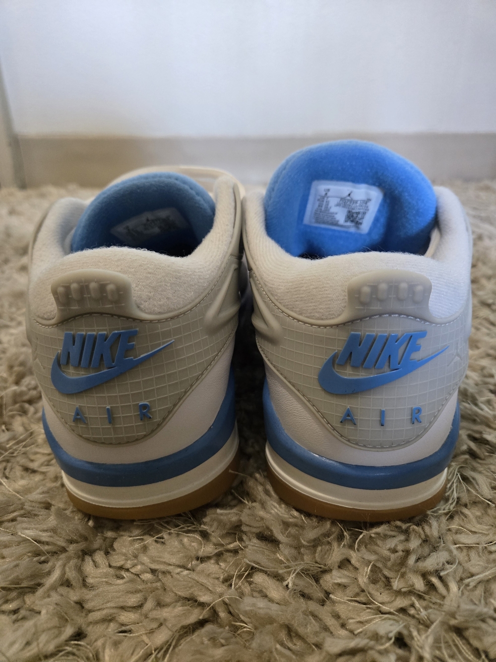 Nike Air Jordan 4 RM - Picture 5 of 6
